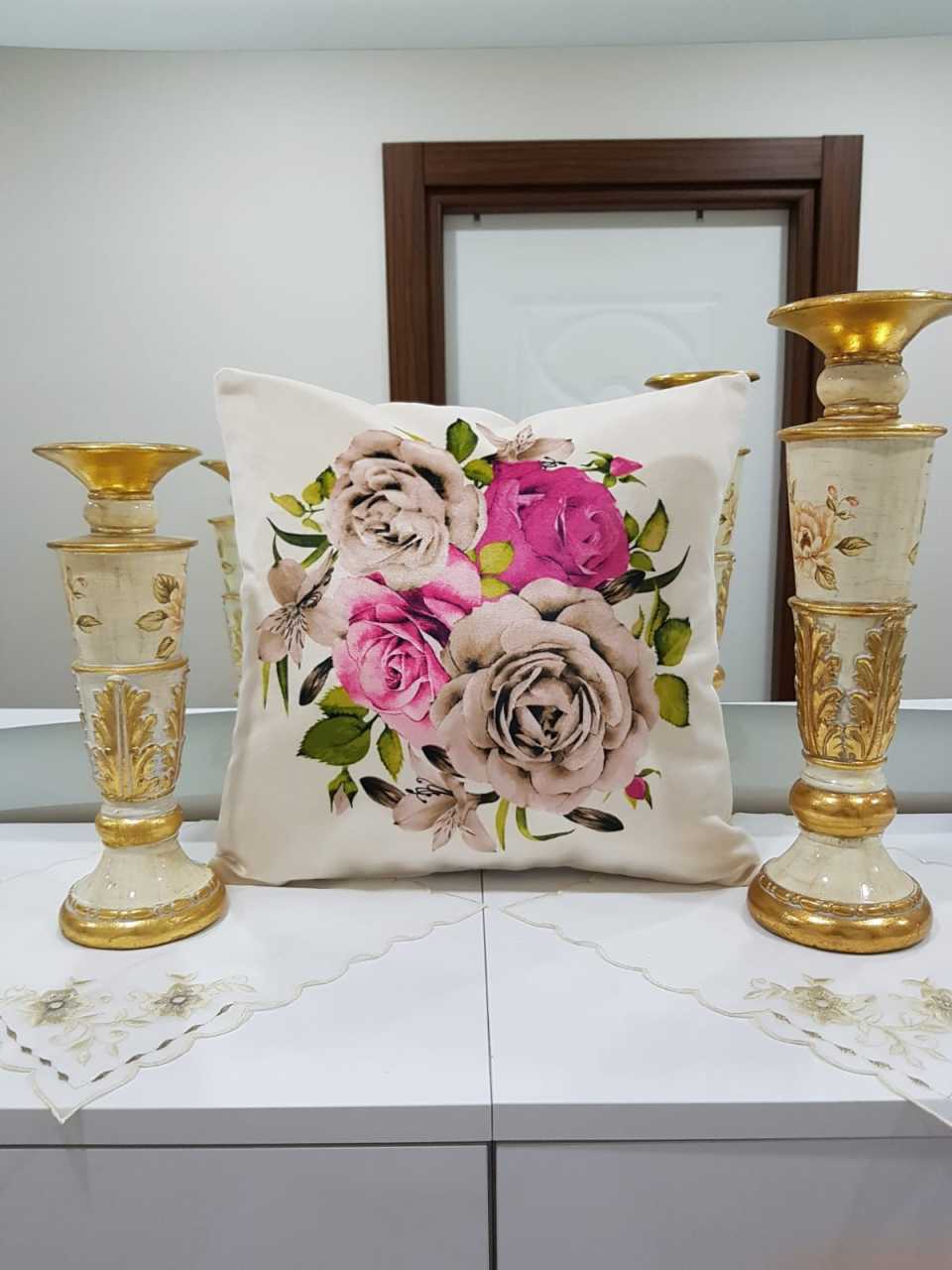 Pembe & Kahverengi Çiçekli Dekoratif Kırlent Kılıfı
