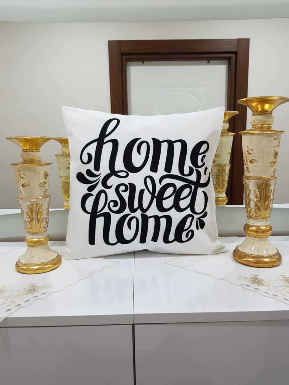 Beyaz & Siyah Home Sweet Yazılı Dekoratif Kırlent Kılıfı