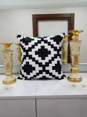 Siyah & Beyaz Kilim Geometrik Desenli Dekoratif Kırlent Kılıfı