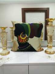 Gold & Renkli Küpeli Afrikalı Desenli Dekoratif Kırlent Kılıfı