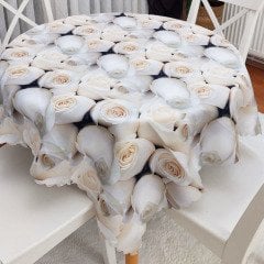 Beyaz Güller Desen Kare Masa Örtüsü 140x140cm