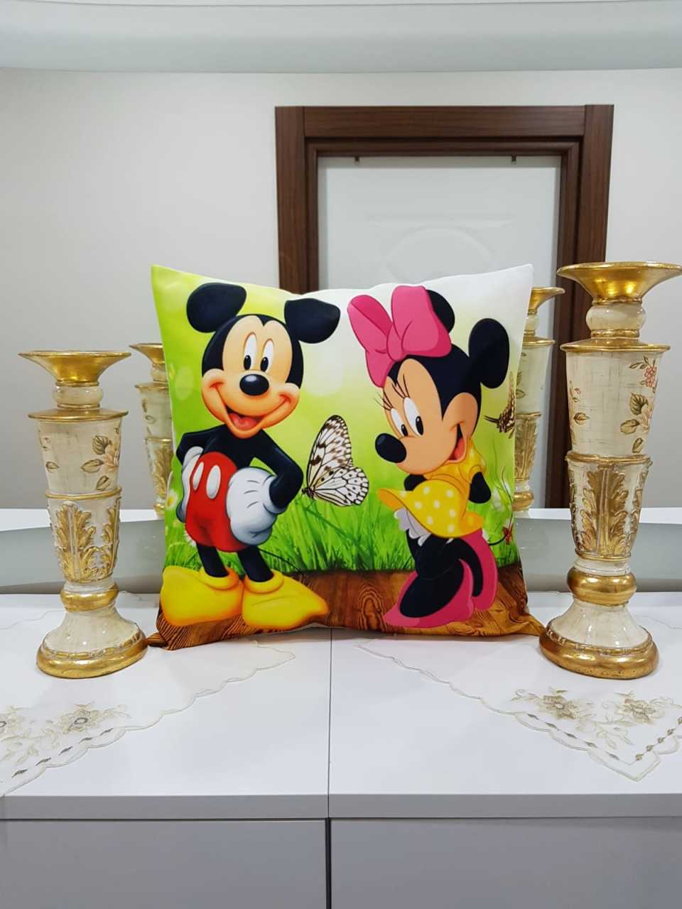 Kelebekli Miki ve Mini Mouse Desenli Kırlent Kılıfı