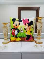 Kelebekli Miki ve Mini Mouse Desenli Kırlent Kılıfı