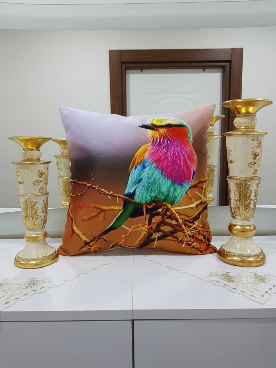 Pembe & Yeşil Çalı Kuşu Desenli Dekoratif Kırlent Kılıfı
