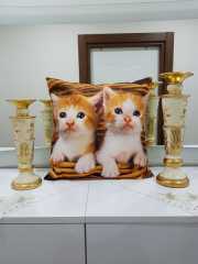 Beyaz & Kahverengi İkiz Kedi Resimli Dekoratif Kırlent Kılıfı