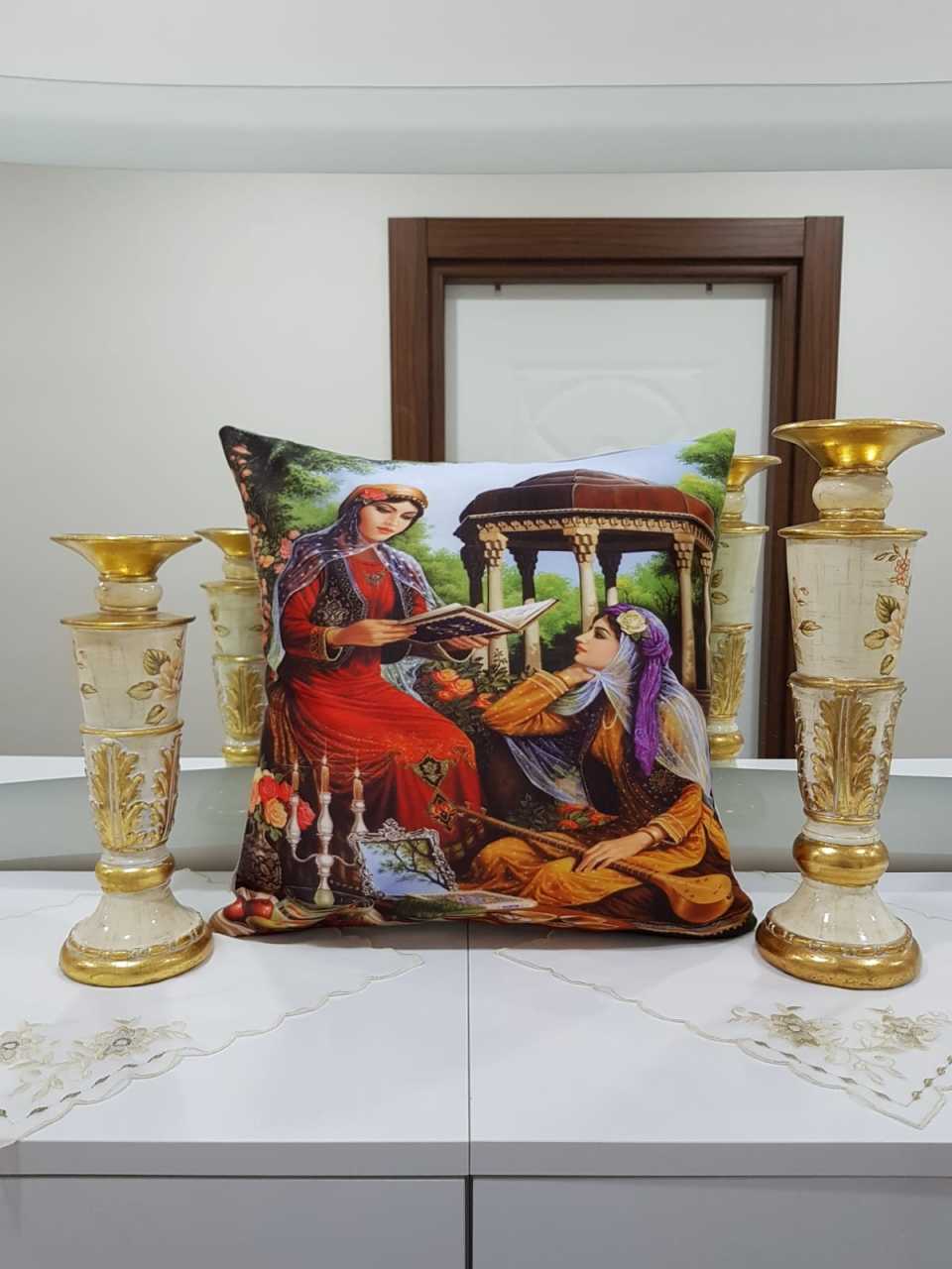 Kahverengi & Renkli Havuz Başı Osmanlı Desenli Dekoratif Kırlent Kılıfı