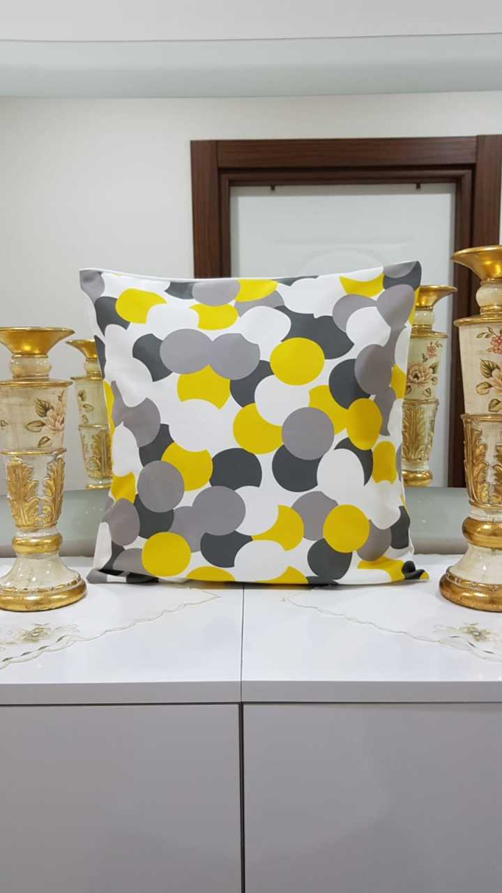 Sarı & Gri Geometrik Puantiyeli Bahar Desenli Dekoratif Kırlent Kılıfı