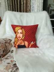 Emilia Pop Art Desenli Dekoratif Kırlent Kılıfı