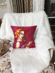 Monica Pop Art Desenli Dekoratif Kırlent Kılıfı