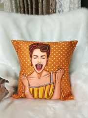 Luna Pop Art Desenli Dekoratif Kırlent Kılıfı