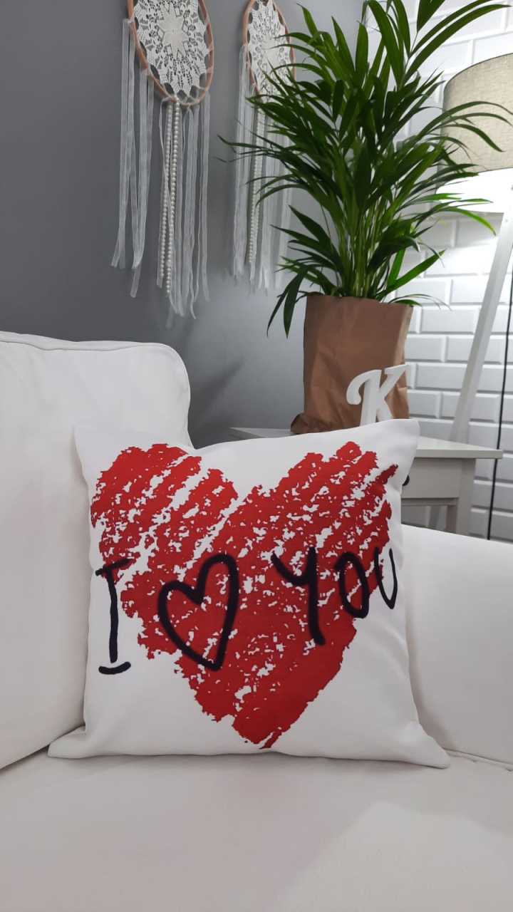 I Love You Kalp Aşk Temalı Dekoratif Kırlent Kılıfı