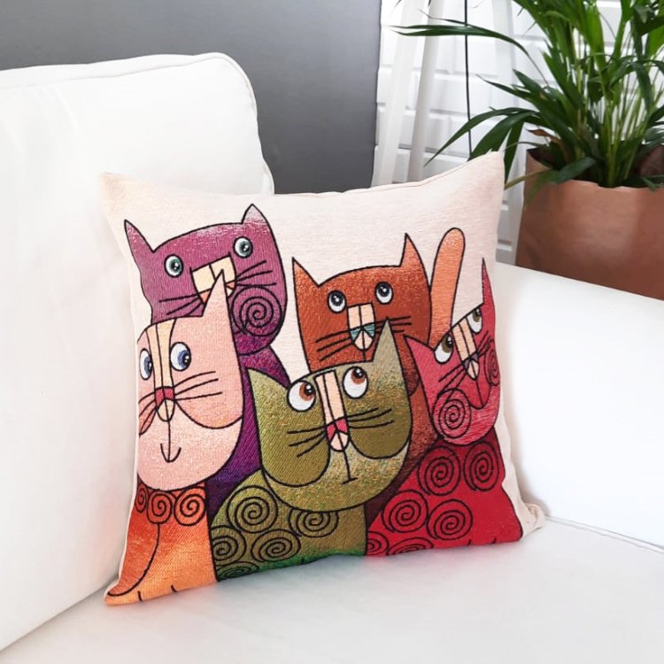 Goblen Dokuma Kırlent Kılıfı Kedi Çetesi 43x43cm