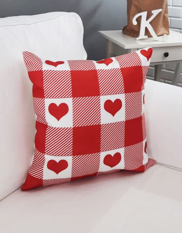 Sevgililer Günü Temalı Kırlent Kılıfı 43x43cm