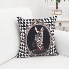 Sevimli Hayvan Figür Baskılı Kırlent Kılıfı 43x43cm