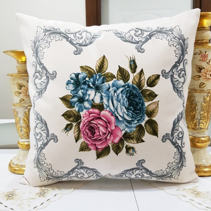 Çiçek Bahçesi Baskılı Kırlent Kılıfı 43x43cm
