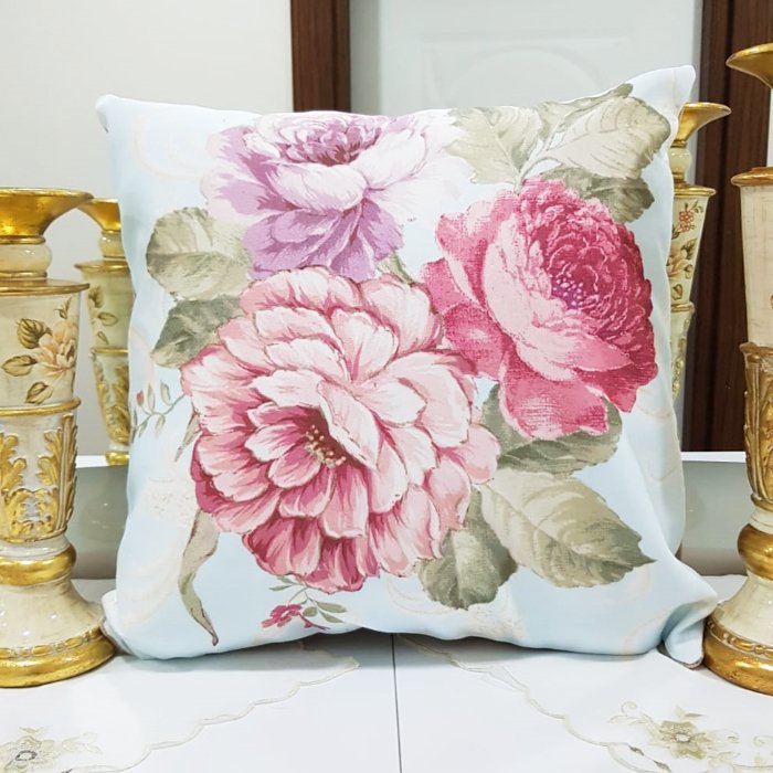 Çiçek Bahçesi Baskılı Kırlent Kılıfı 43x43cm