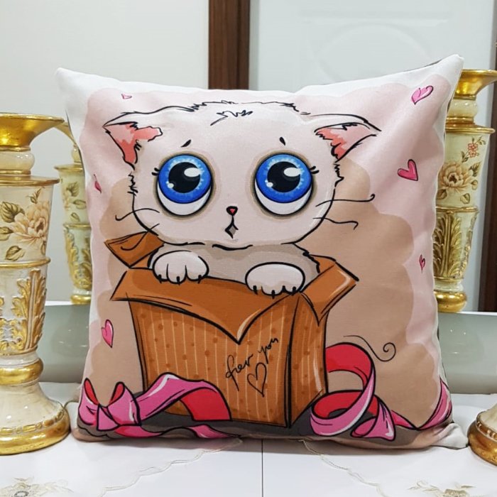 Anime Baskılı Kırlent Kılıfı 43x43cm