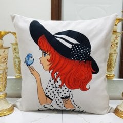 Anime Baskılı Kırlent Kılıfı 43x43cm