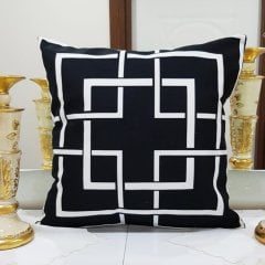 Trend Desen Siyah Beyaz Baskılı Kırlent Kılıfı 43x43cm